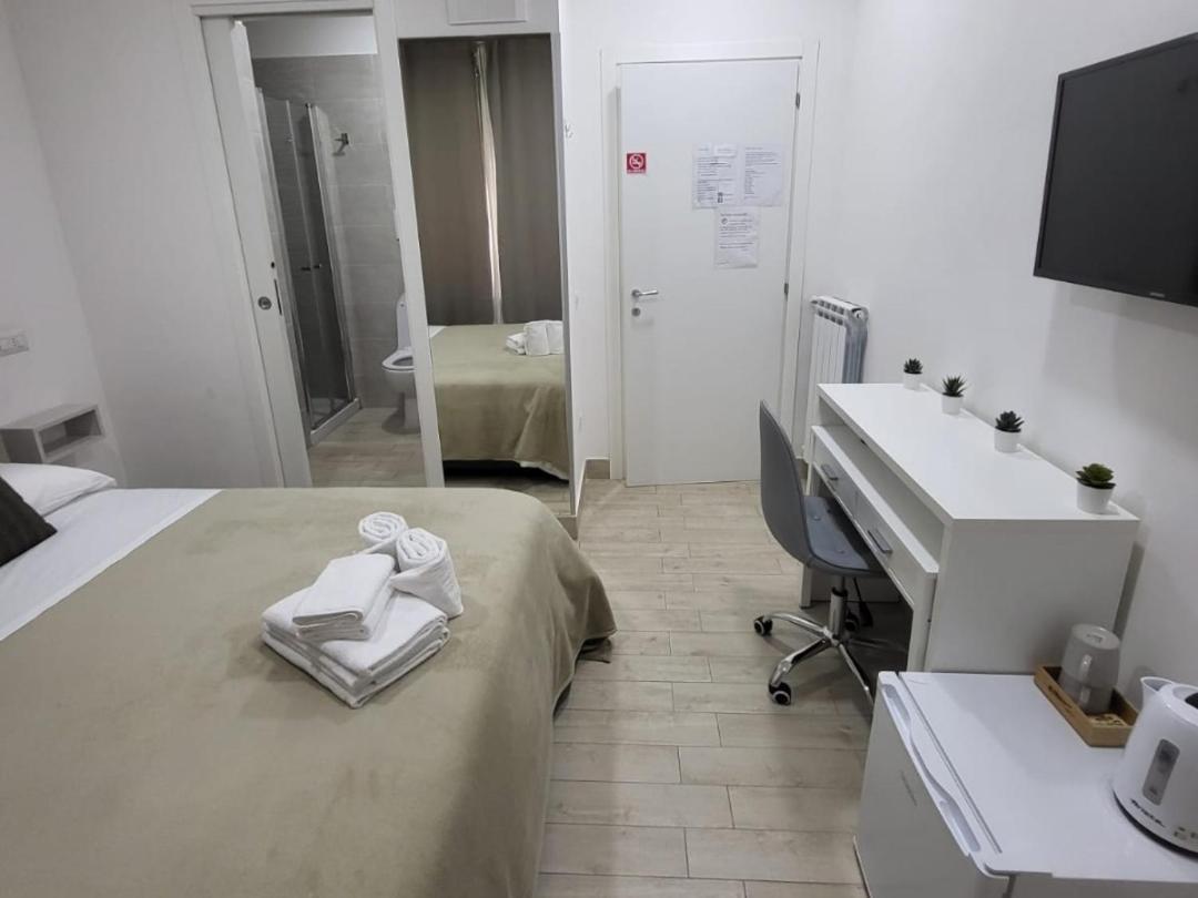 נאפולי New Era Rooms חדר תמונה