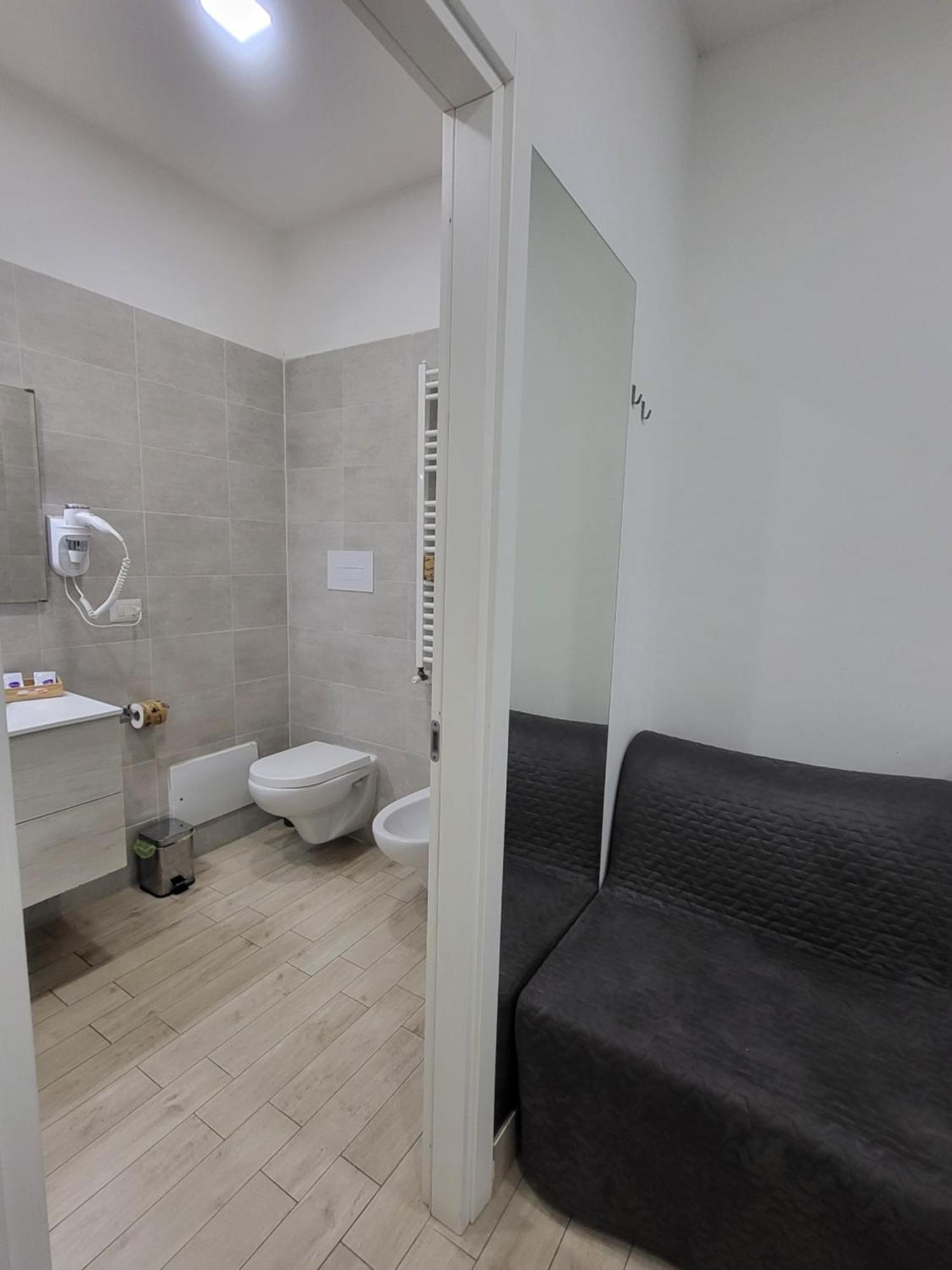 נאפולי New Era Rooms מראה חיצוני תמונה